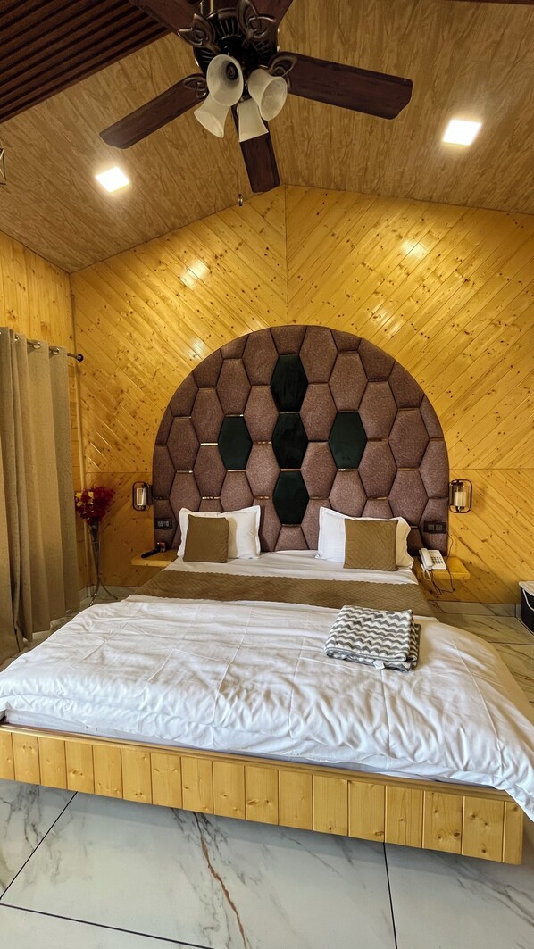 غرفة ديلوكس مزدوجة - بشرفة - منظر للجبل | مكتب وواي فاي مجانًا