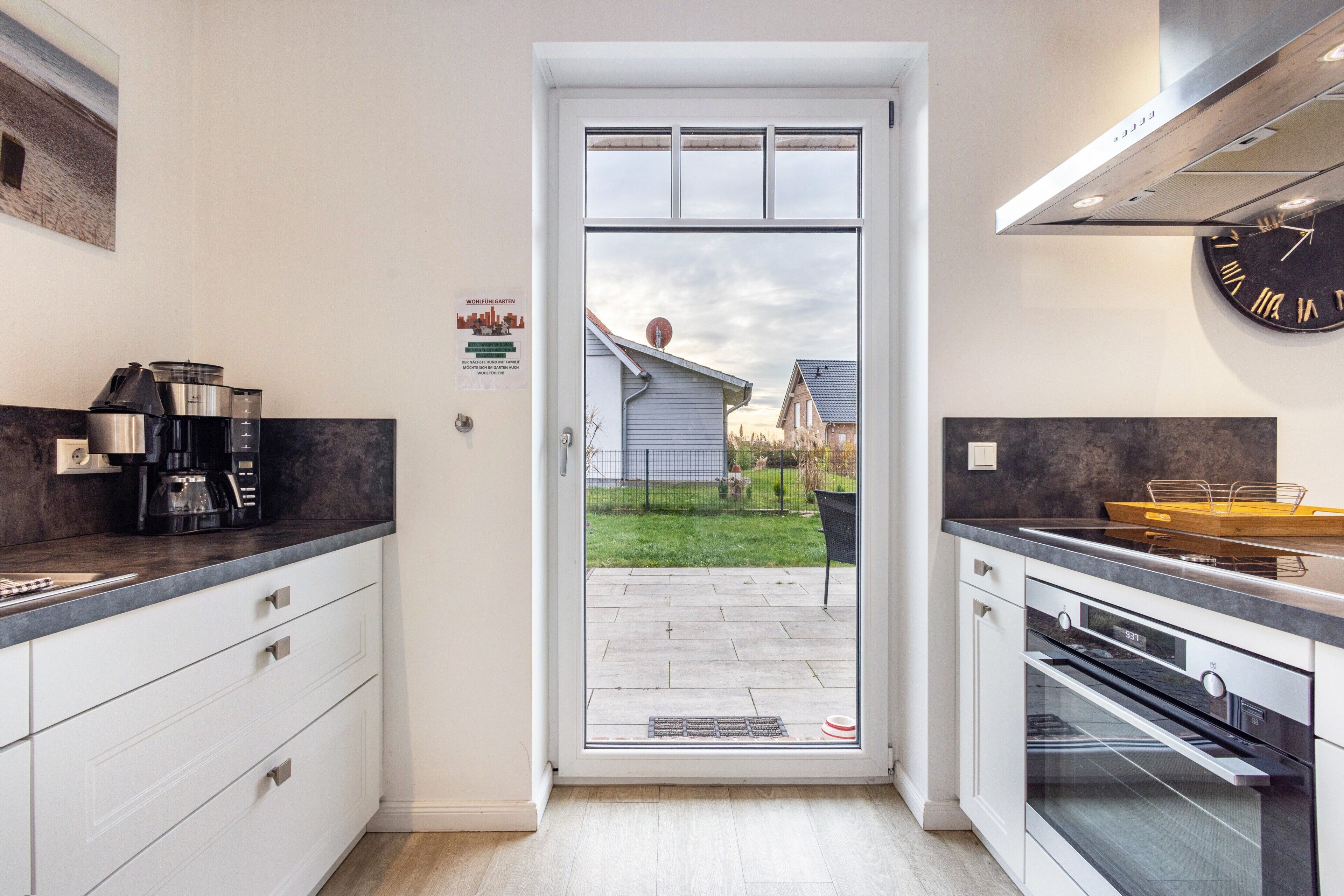 Kylskåp, mikrovågsugn, ugn och spishäll