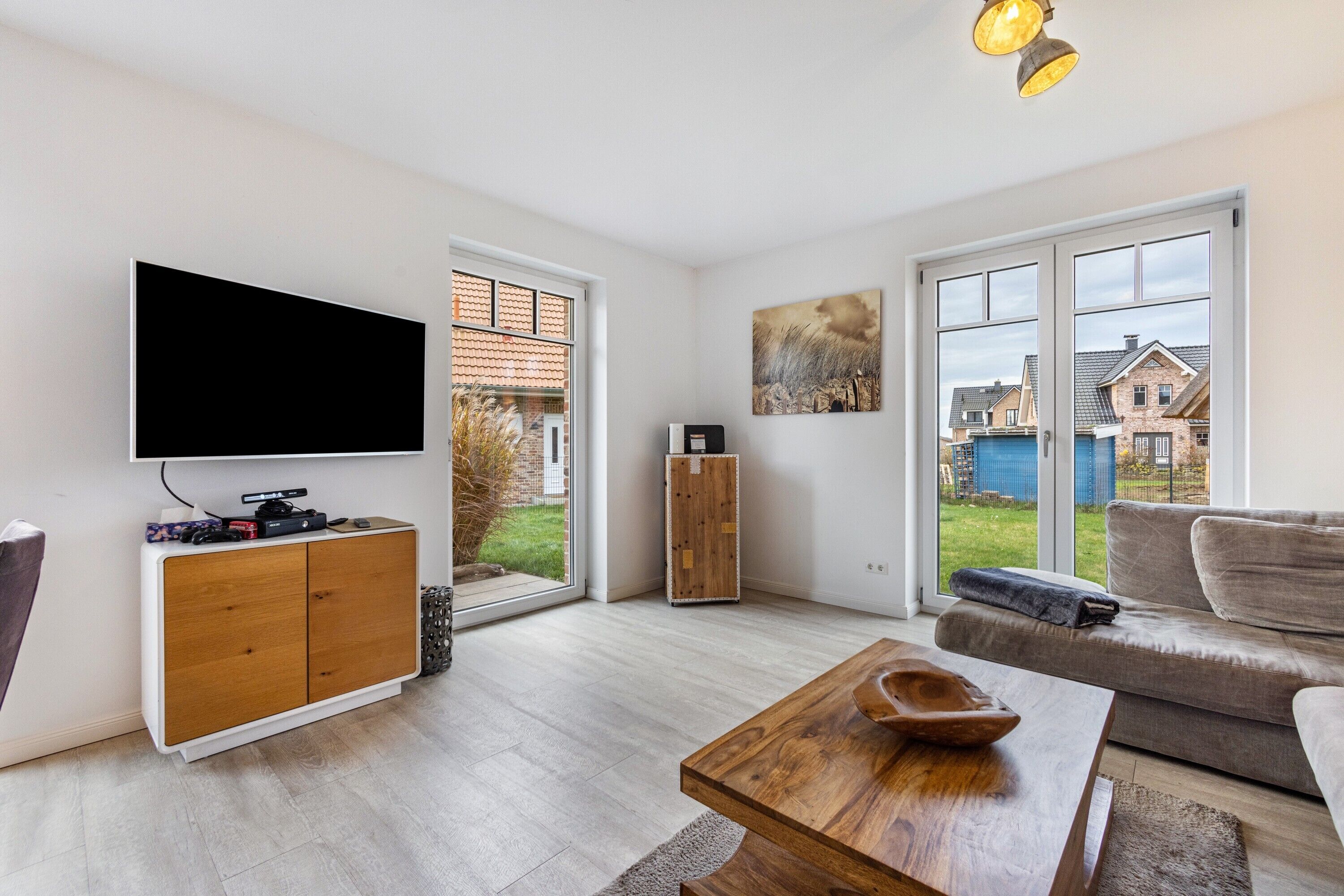 Fernseher, Kamin, Videospiele, DVD-Player