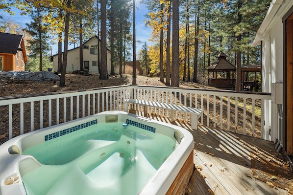 Familiehus - 2 soveværelser - terrasse - bjergudsigt | Privat spabad