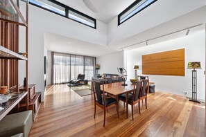 Apartment | Dining