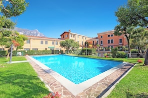 Appartement Familial, plusieurs chambres, en bord de lac (Bogliaco Lake Front) | Piscine