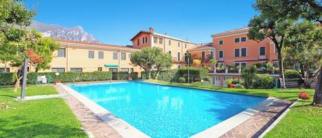 Seasonal outdoor pool