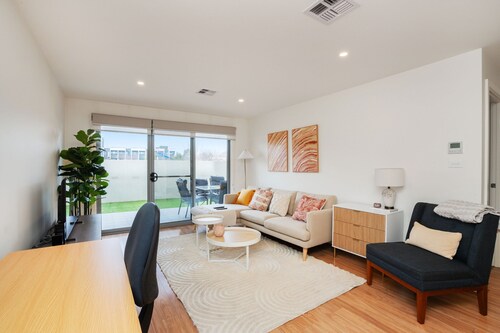 Ground Level 1-bed: Courtyard & Alfresco Dining