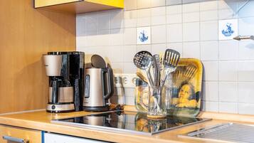 Réfrigérateur, lave-vaisselle, cafetiÚre/bouilloire