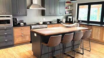 Microwave, oven, stovetop, dishwasher