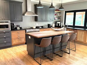 ميكروويف، فرن، موقد طهي مسطح، غسالة أطباق