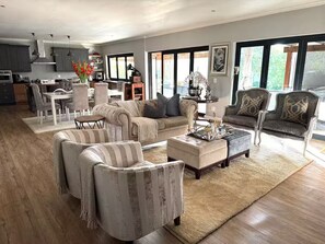 Téléviseur connecté, foyer, imprimante