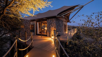 Presidential Suite, Patio, Mountain View | Minibar, in-room safe, free WiFi, bed sheets