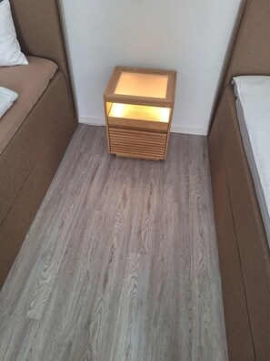 مكواة/لوح كي وواي فاي وملاءات أسرّة