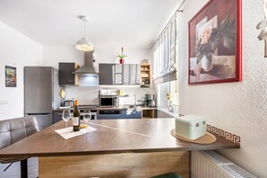 Fridge, microwave, oven, stovetop