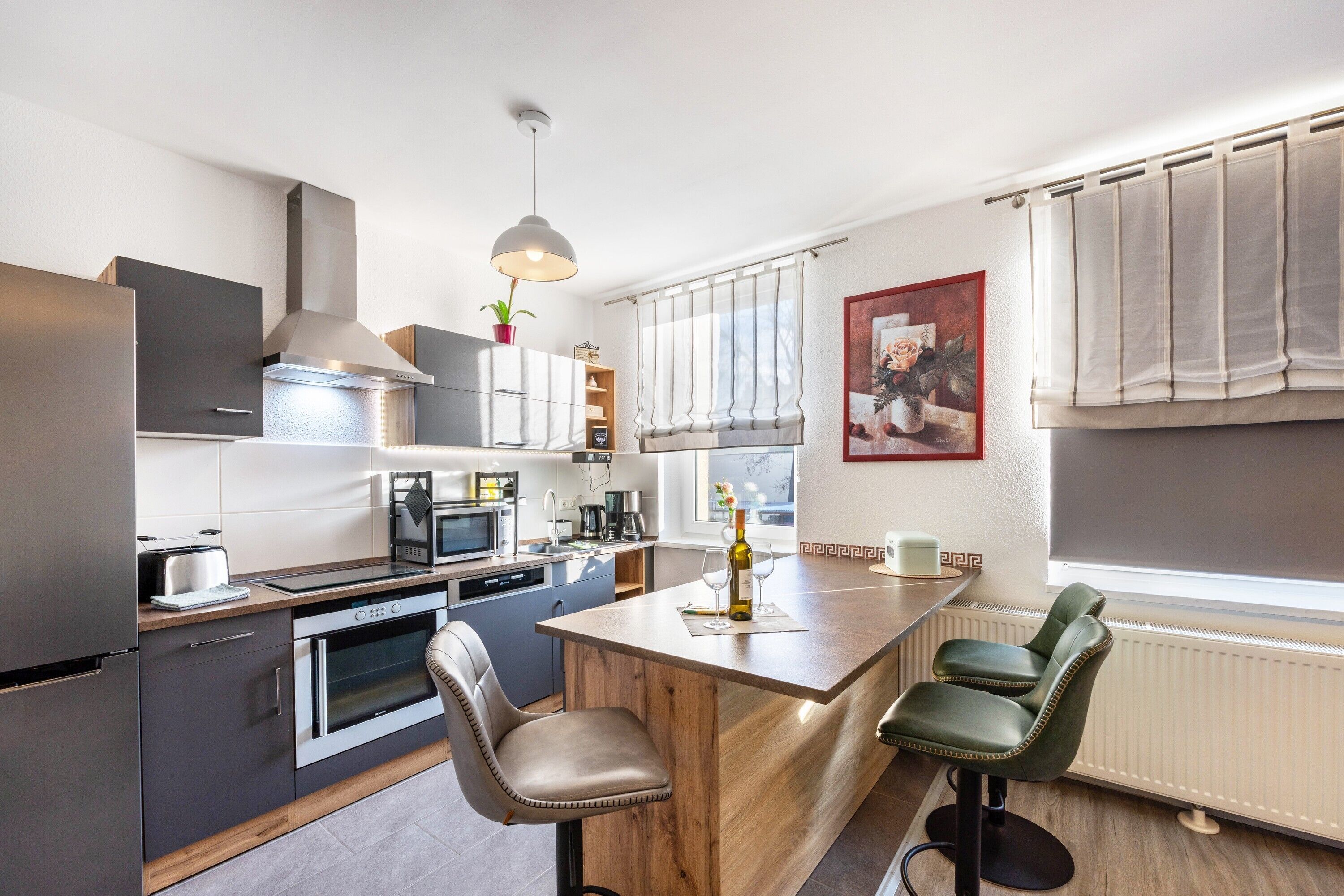 冷蔵 庫、電子レンジ、オーブン、コンロ