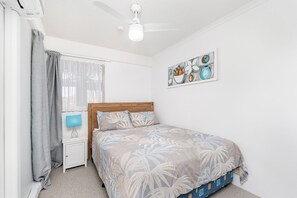 Apartment | 2 bedrooms, iron/ironing board, bed sheets