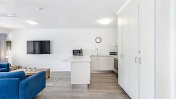 Apartment | Private kitchen | Cookware/dishes/utensils