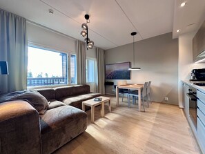 Smart TV, stereo - Cozy luxury by the slopes. Modern 2-bedroom apartment with sauna in the Village (Kuusamo)