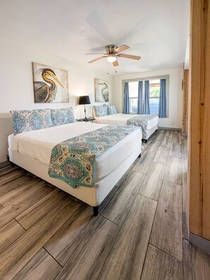 2 bedrooms, WiFi, bed sheets - Salty Lime! Waterfront in Rockport! (Rockport)