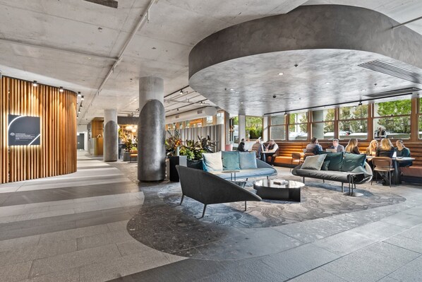 House | Lobby