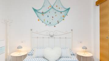 3 slaapkamers, een strijkplank/strijkijzer, wifi, beddengoed