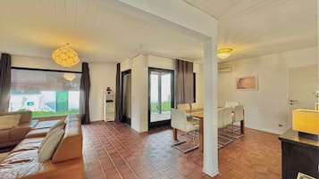 Comfort Villa, Garden View | Living area