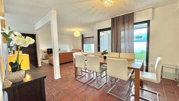 Comfort Villa, Garden View | Living area