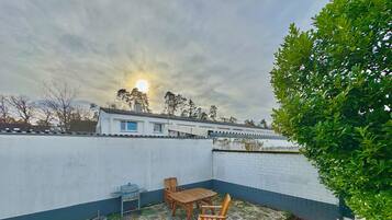 Comfort-Villa, Gartenblick | Terrasse/Patio