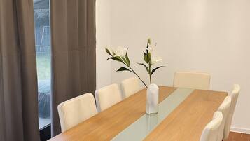 コンフォート ヴィラ ガーデンビュー | リビング エリア