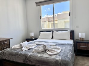 2 slaapkamers, een bureau, geluiddichte muren