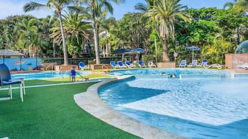 Apartment | Pool | Outdoor pool