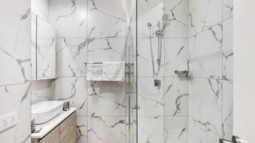 Apartment | Bathroom | Hair dryer, towels, soap, shampoo