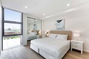 Apartment | 3 bedrooms, laptop workspace, iron/ironing board, bed sheets