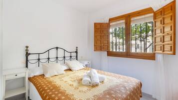 2 dormitorios, tabla de planchar con plancha, wifi y ropa de cama