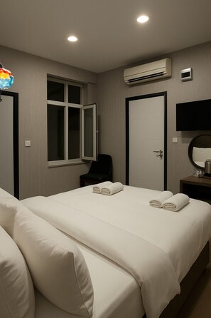 Basic Double Room | Iron/ironing board, free WiFi - Central Stay (İstanbul)