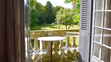 Deluxe Double Room, Balcony, Garden View | Egyptian cotton sheets, premium bedding, free WiFi