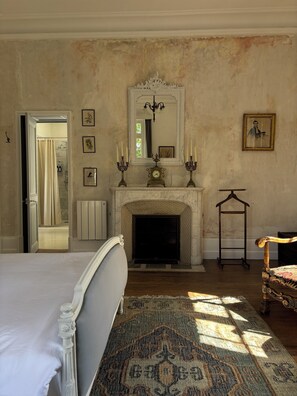 Deluxe Double Room, Garden View, Corner | Egyptian cotton sheets, premium bedding, free WiFi - Manoir de Plaisance (Benon)