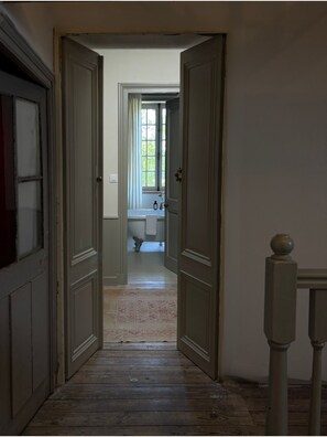 Superior Quadruple Room, Garden View, Executive Level | Egyptian cotton sheets, premium bedding, free WiFi - Manoir de Plaisance (Benon)