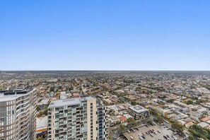 Apartment | Exterior - Gorgeous High-rise Unit With Sky Bar, Pool and Gym (Melbourne)