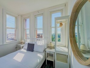 3 habitaciones, tabla de planchar con plancha y wifi 
