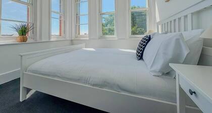 Euston Road - Beach Apartment 4