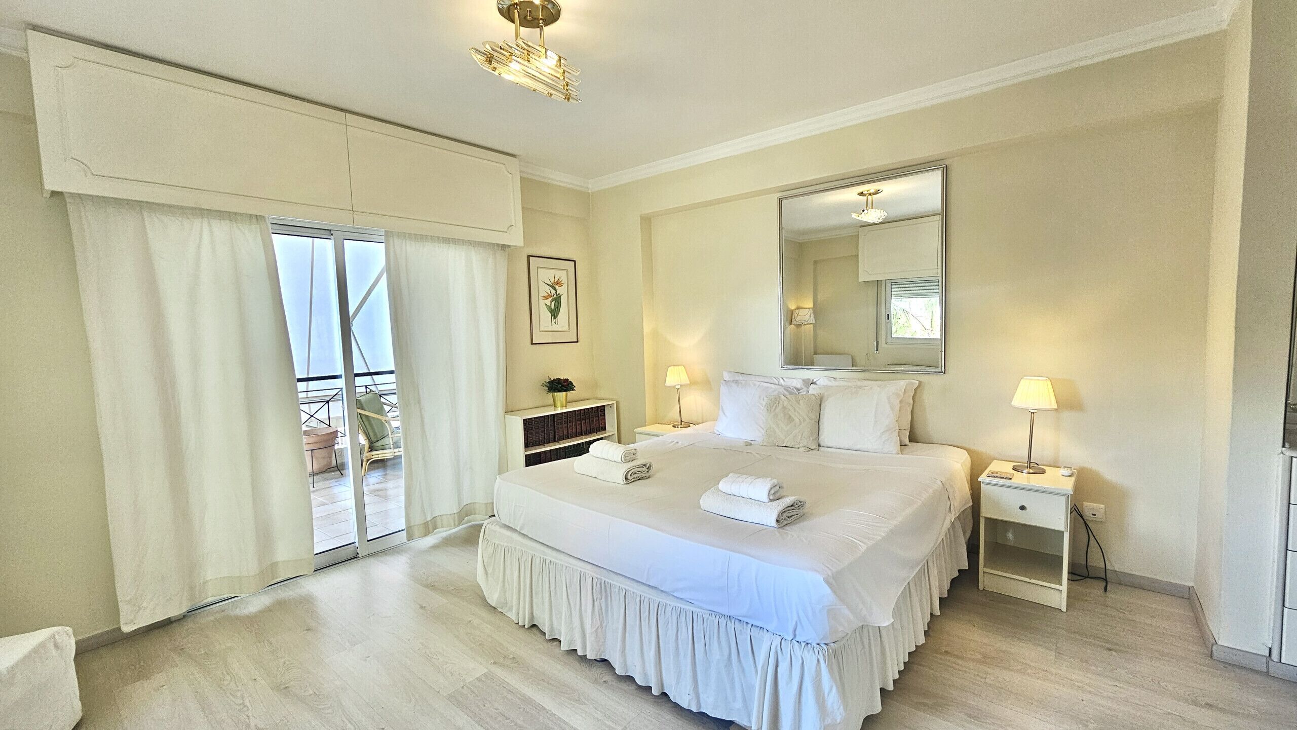 3 bedrooms, soundproofing, iron/ironing board, WiFi (free)