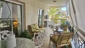 Outdoor dining - STAY Charm Classic Apartment (Strovolos)