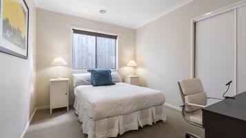 3 bedrooms, laptop workspace, iron/ironing board, bed sheets