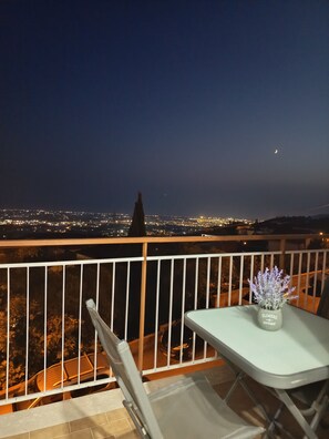 Property grounds - THE DREAM luxury house. Independent with suite and SPA and private garden (Santa Tecla)