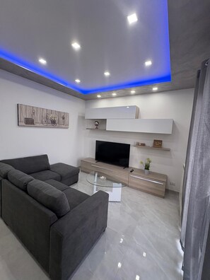Smart TV, stereo - THE DREAM luxury house. Independent with suite and SPA and private garden (Santa Tecla)