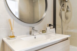 Shower, bidet