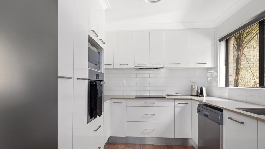 Stylish 3-bed Newport Stay With Balcony