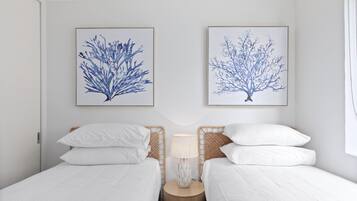 Apartment | 3 bedrooms, laptop workspace, bed sheets