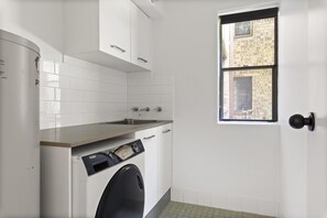 Apartment | Bathroom