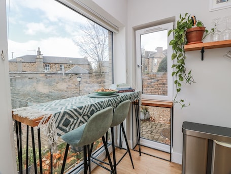 Cottage | Dining. 14 Old Market Place