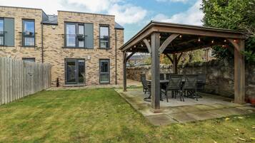 Cottage | Outdoor dining