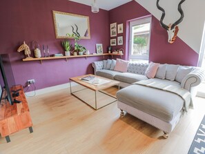 Living area - 14 Old Market Place (Bonnyrigg)